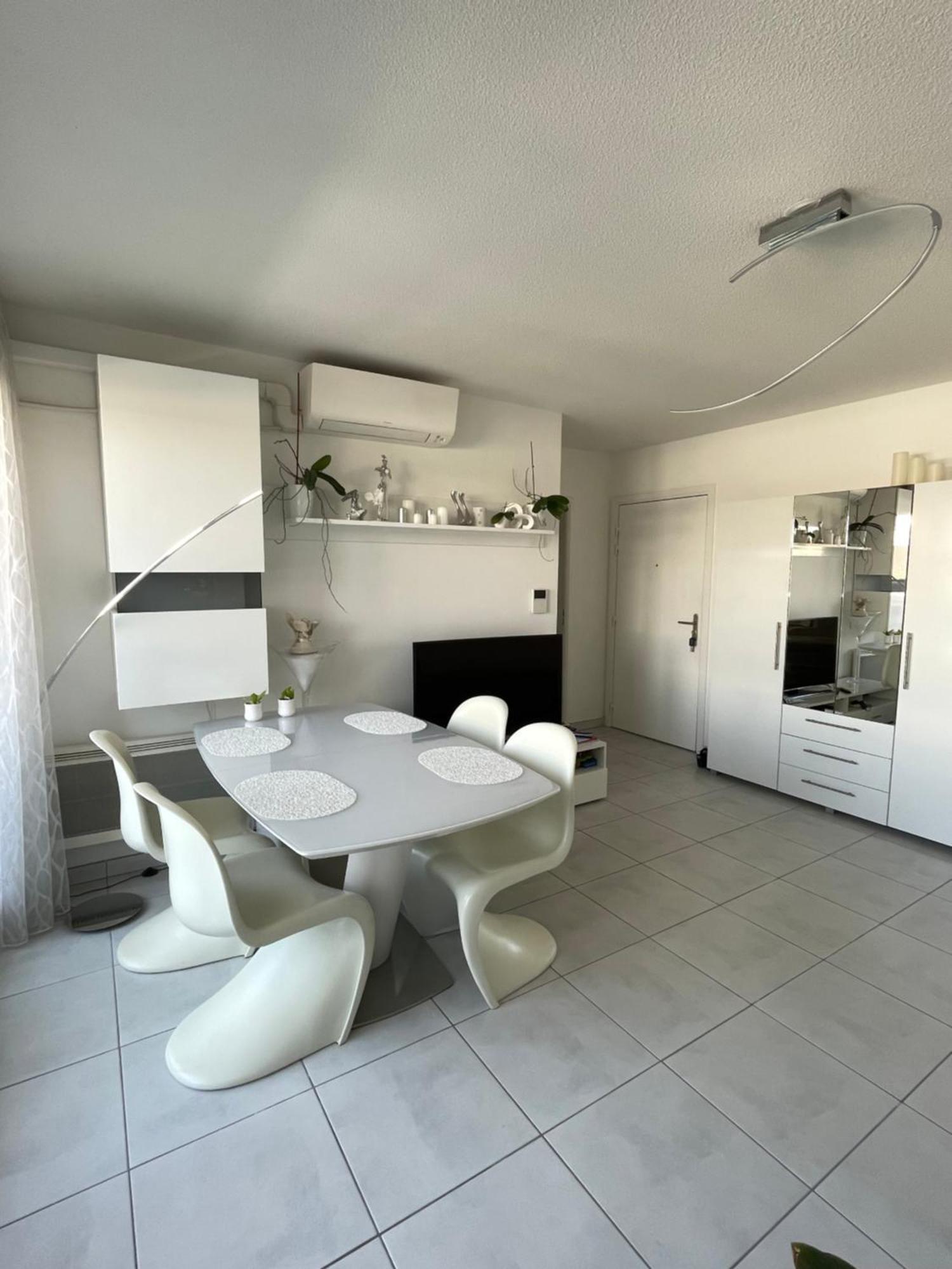 Apartment De Standing, Parking Prive, Climatise, Proche Du Centre-ville Et La Gare Centre Avignon